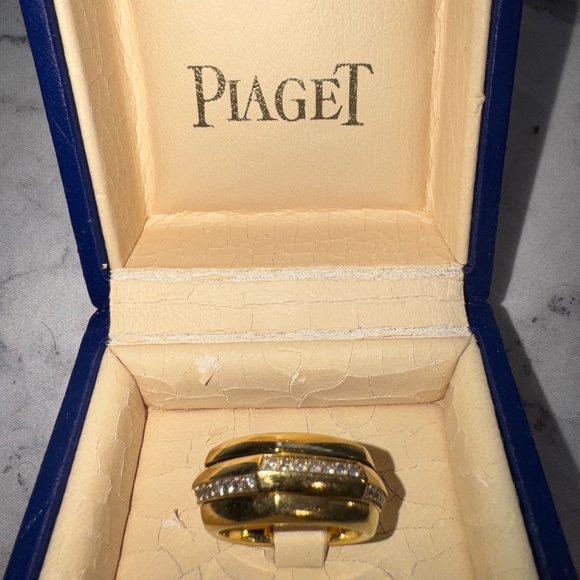 18Kt Yellow Gold Piaget Possession Diamond Ring - Picture 5 of 9